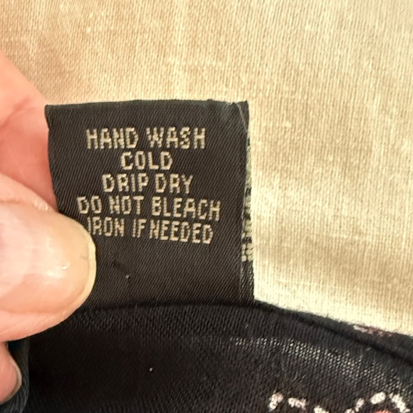 Floral Lace-Up Blouse in Black and Pink - Picture 11 of 13